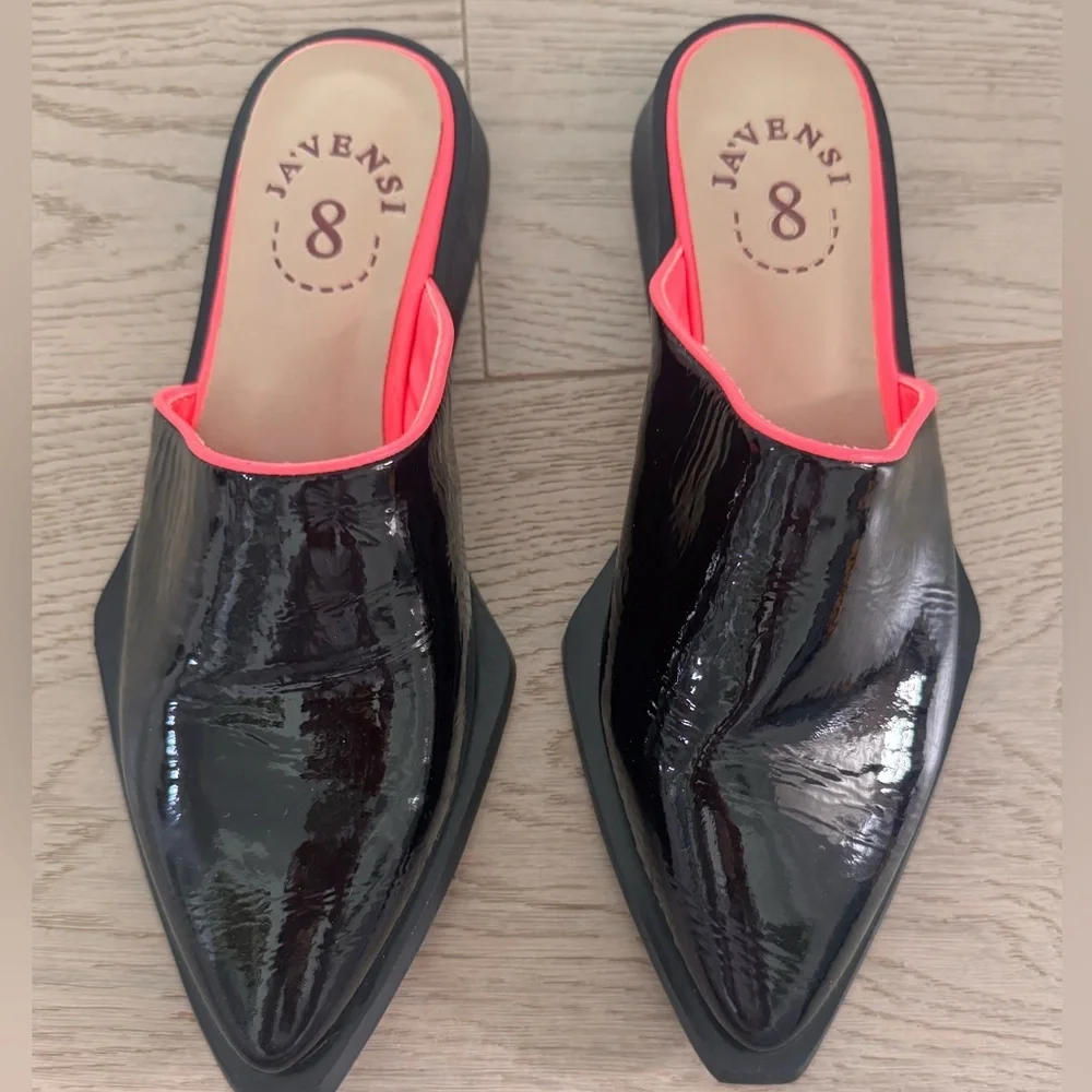 Ja'vensi patent leather woman's slides - made in Lithuania Size 36